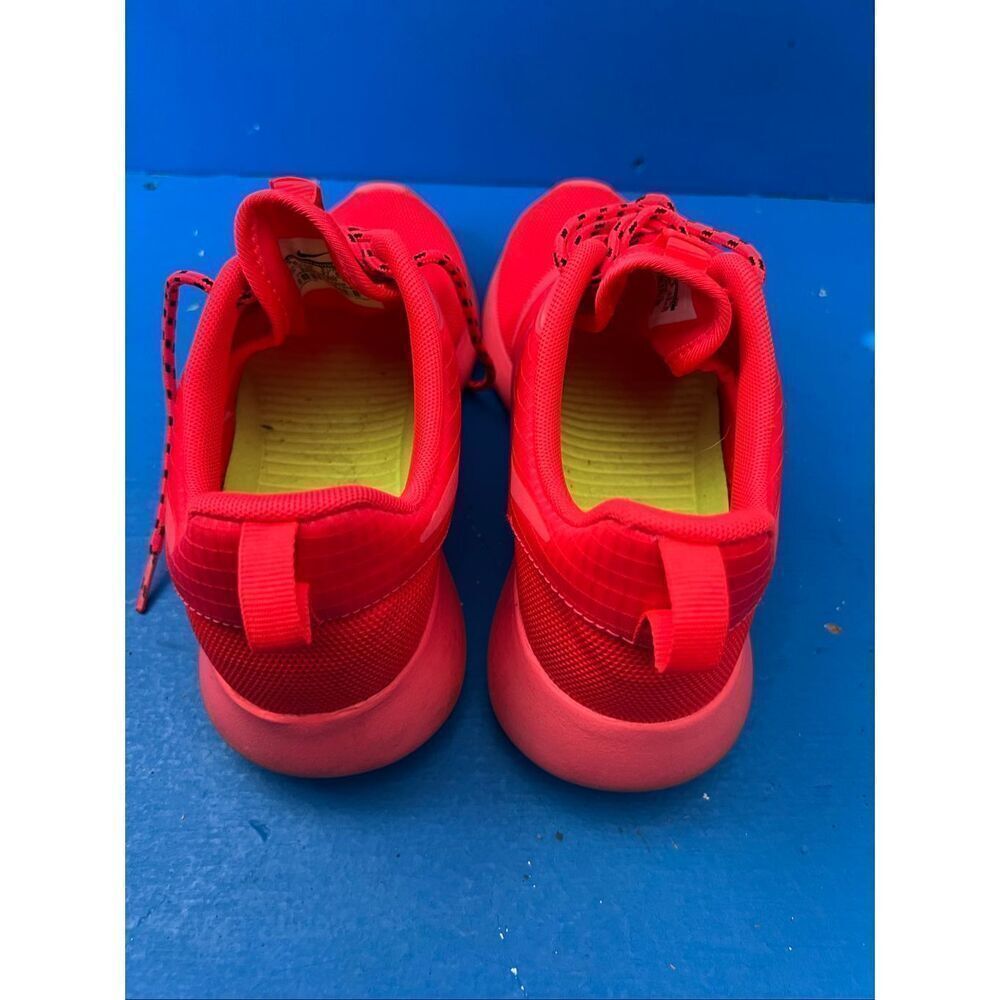 Nike Roshe Run Hyperfuse Laser Crimson us size 6.5 - Picture 2 of 5